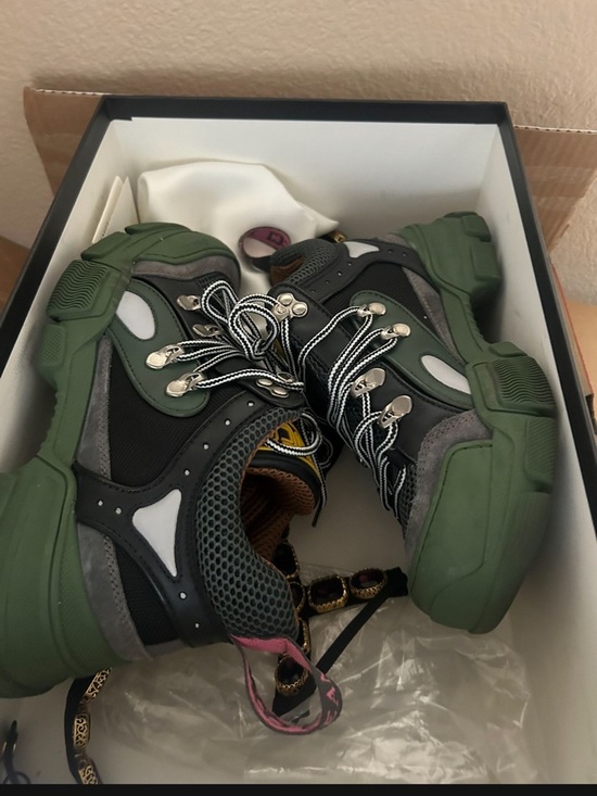 Gucci Shoes - Gucci Black and White Logo Shoe Box Label